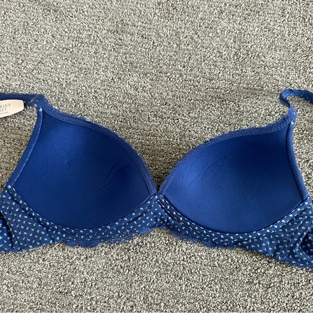 Victorias Secret Body By Victoria No Wire Bra 34B - Picture 5 of 6